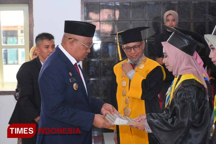 68 Mahasiswa Universitas Nuku Diwisuda, Begini Harapan Wali Kota Tidore
