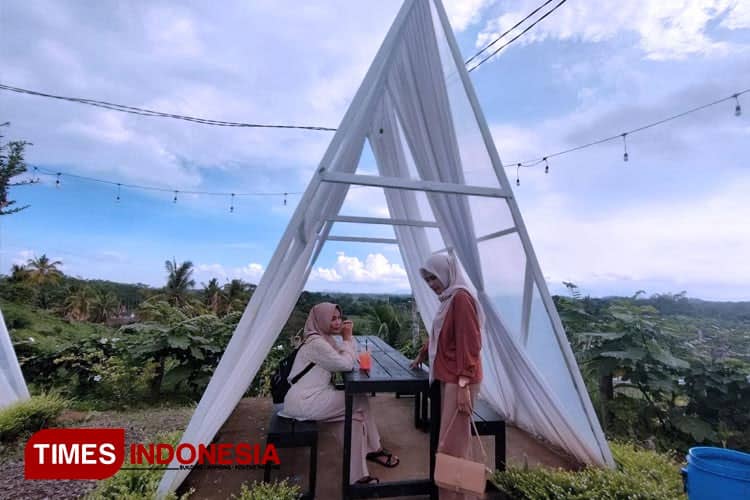 Spend Your Weekend at Bukit Rayud Banyuwangi 