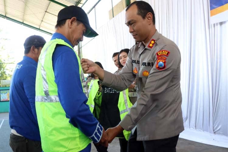 Tingkatkan Kemampuan Supeltas, Polres Malang Berikan Pembinaan dan Bantuan Perlengkapan