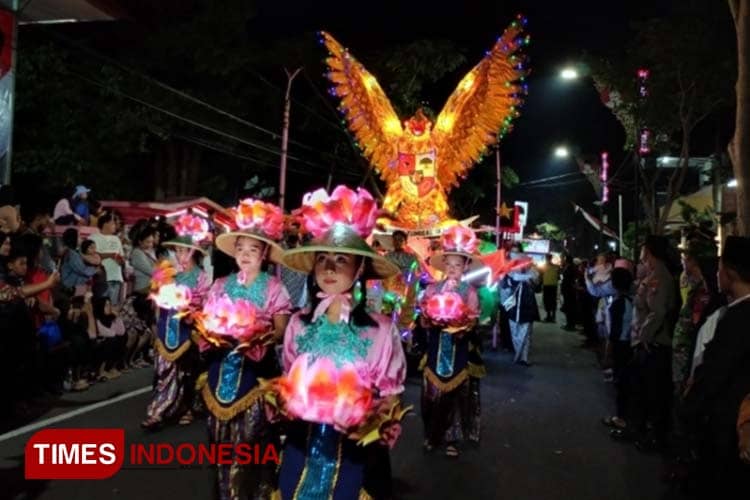 Pawai Lentera Buka Rangkaian Grebek Pancasila di Kota Blitar
