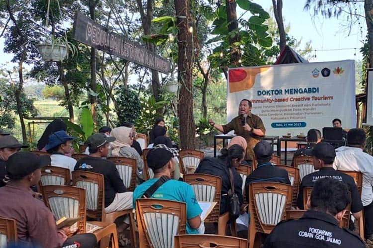 Program Doktor Mengabdi UB Mengembangkan Potensi Desa Wisata Cendono