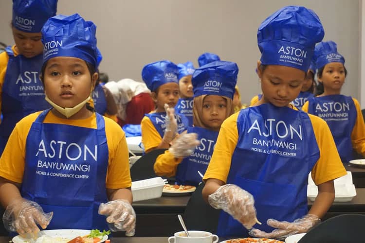 Yuk! Ajak Si Kecil Bermain Sambil Belajar Memasak di Aston Banyuwangi