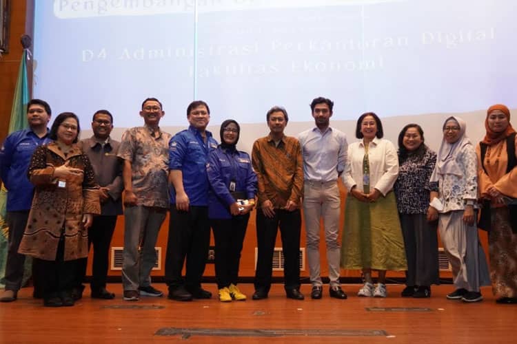 Reza Rahadian Berbagi Ilmu di UNJ dalam Program Praktisi Mengajar