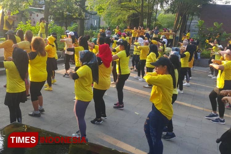 Senam Sehat Rekan Indonesia, Dorong Warga Kediri Peduli Kesehatan 