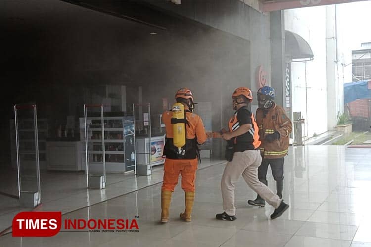 Mall Matahari Dept Store Tasikmalaya Terbakar