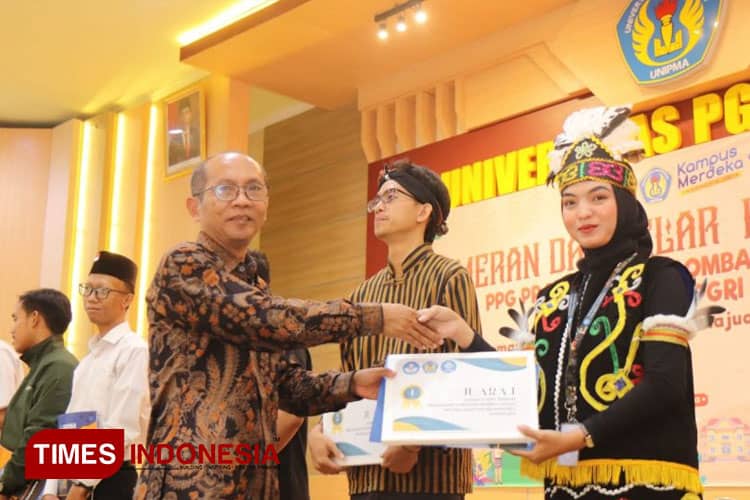 Tim PPG Bahasa Indonesia dan PGSD UNIPMA Sabet Stan Terbaik Gelar Karya Inovatif 2023