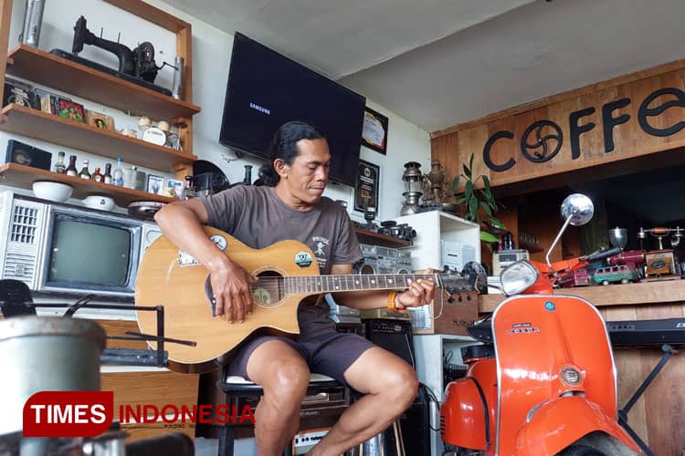 Kedai Ndeso Banyuwangi; Gaya Klasik, Ngopi Asik Jadi Estetik, dan Harga Tak Mencekik