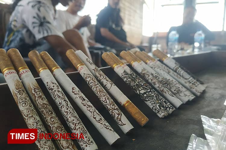 Tradisi "Cethe" dari Tulungagung, Seni Membatik Rokok Menggunakan Ampas Kopi