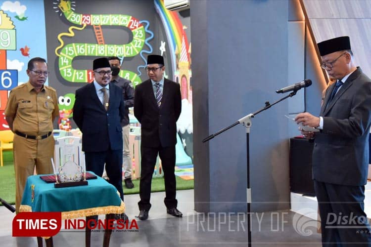 Pemkot Lantik Direktur Kepatuhan PD BPR Kota Samarinda