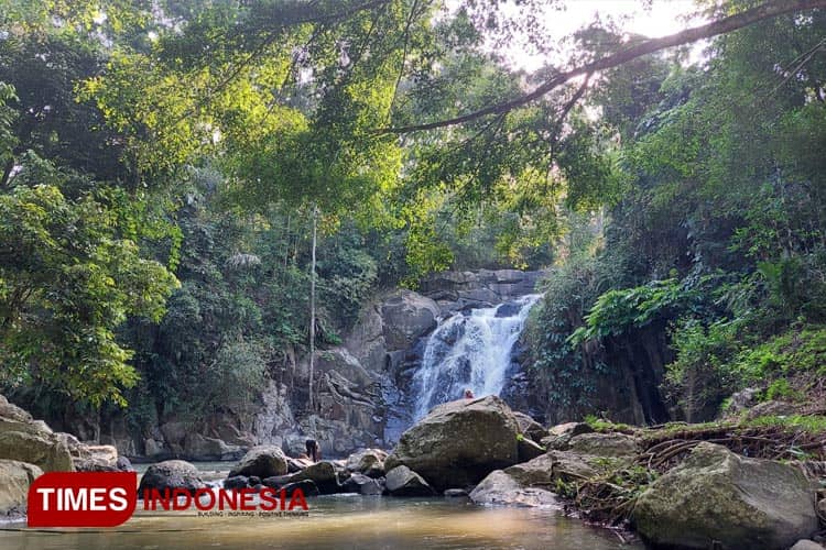 Pesona Alami Nan Menyegarkan Air Terjun Banyuwangi, Cocok Masuk Daftar Liburanmu!