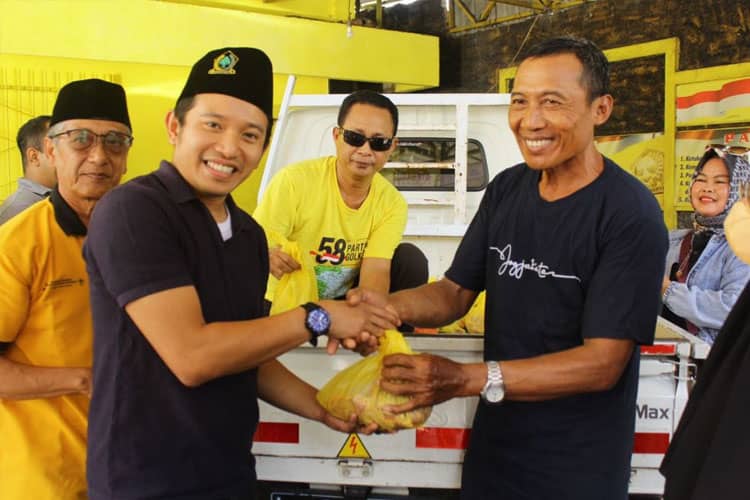 DPD Partai Golkar Sidoarjo Berbagi Daging Kurban