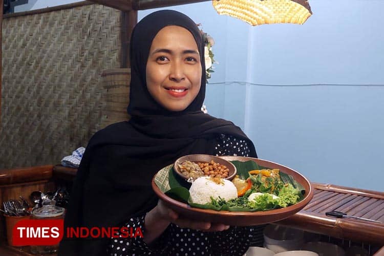 Perjuangan Janda Berprofesi Guru di Probolinggo Menghidupi Ketiga Anaknya
