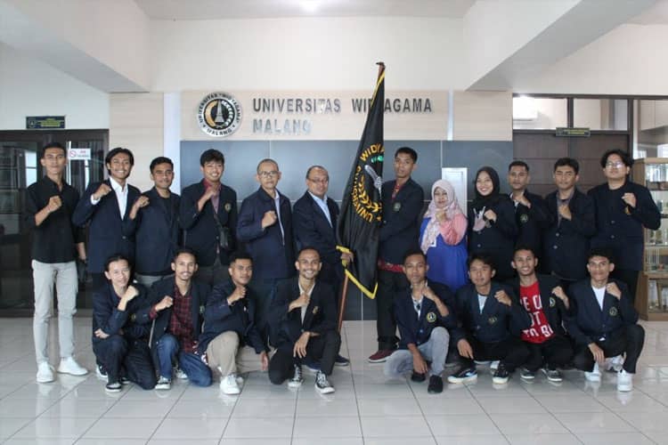 Pelepasan Kontingen Pomprov II UWG Malang 