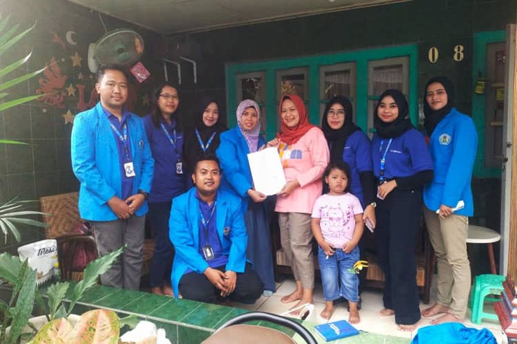 Mahasiswa KKN-PEN Dorong Peningkatan Kapasitas UMKM Lapak Pesona dan Wingko KaPe Madiun Lor