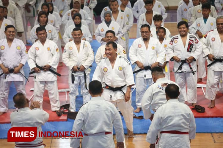 Bambang Haryo Terima Sabuk Kehormatan Dan III Ju-Jitsu
