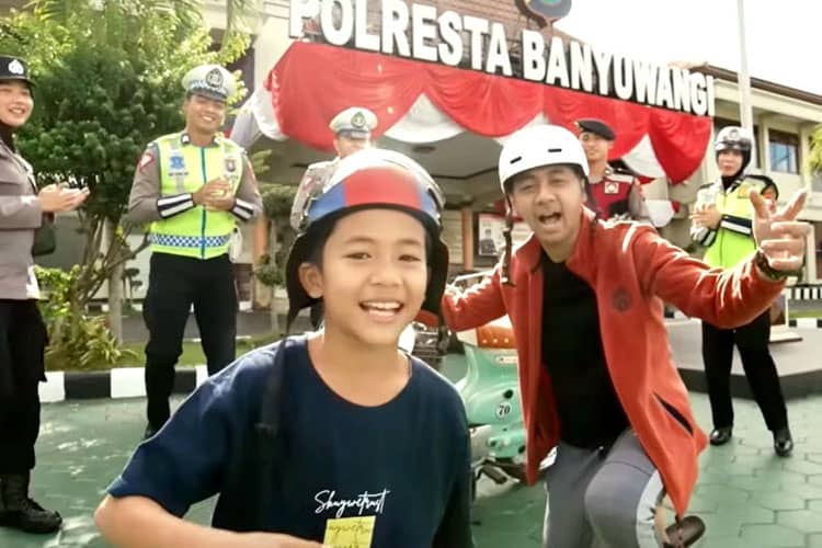 Penyanyi Kondang Banyuwangi Ikut Gaungkan Tembang Polisi yang Baik Hati