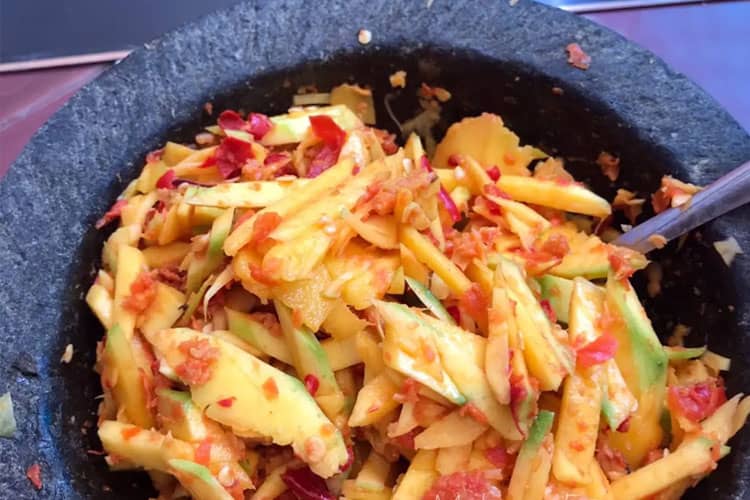 Begini Resep Sambal Mangga Ala Bebek Sinjay Madura