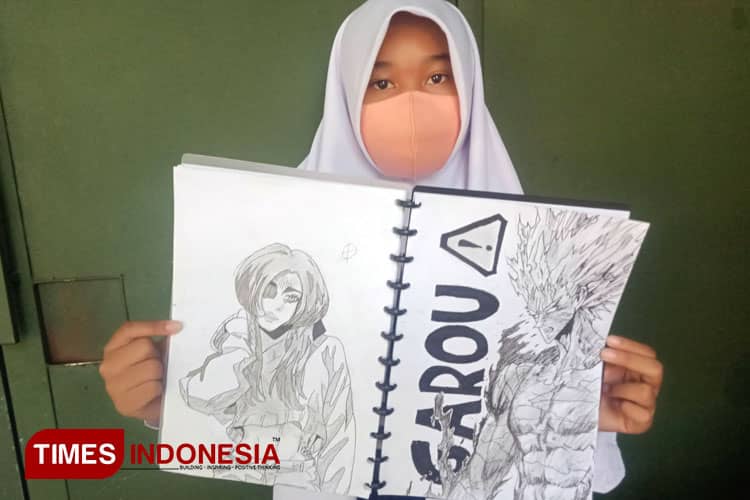 Belajar Gambar Otodidak, Siswi SMP TP Surabaya Target Bikin Komik