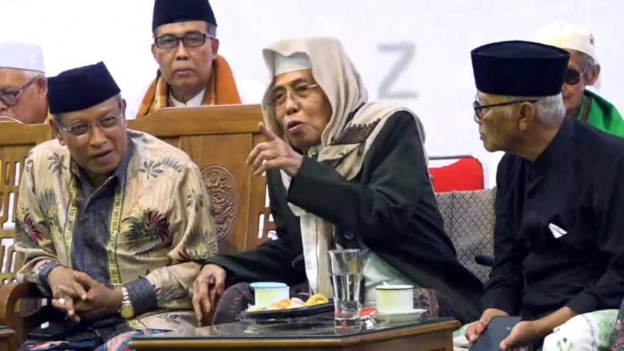 KH Nurul Huda Djazuli: Kiai Sepuh, Panutan Penting bagi Santri Zaman Now