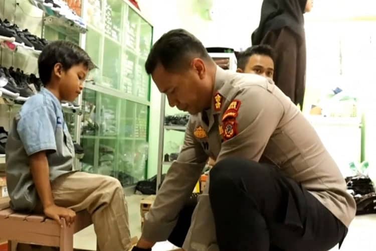 Kendala Finansial, Siswa Asal Desa Kujangsari Dibiayai Kapolres Banjar