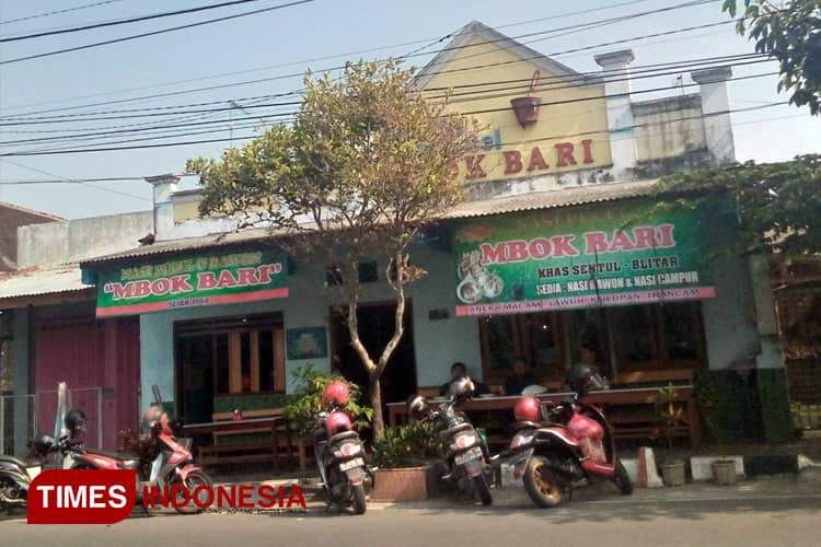 Pecel Mbok Bari, Kuliner Legendaris yang Digandrungi di Blitar