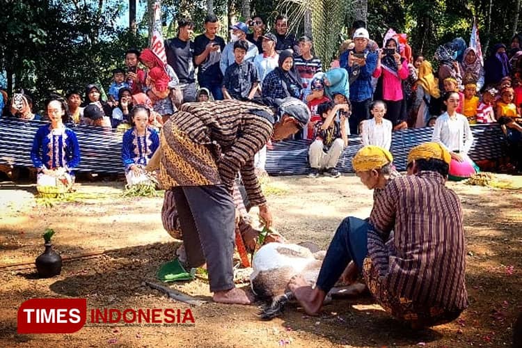 Mengenal Upacara Adat Baritan, Cara Warga Gawang Pacitan Usir Pagebluk