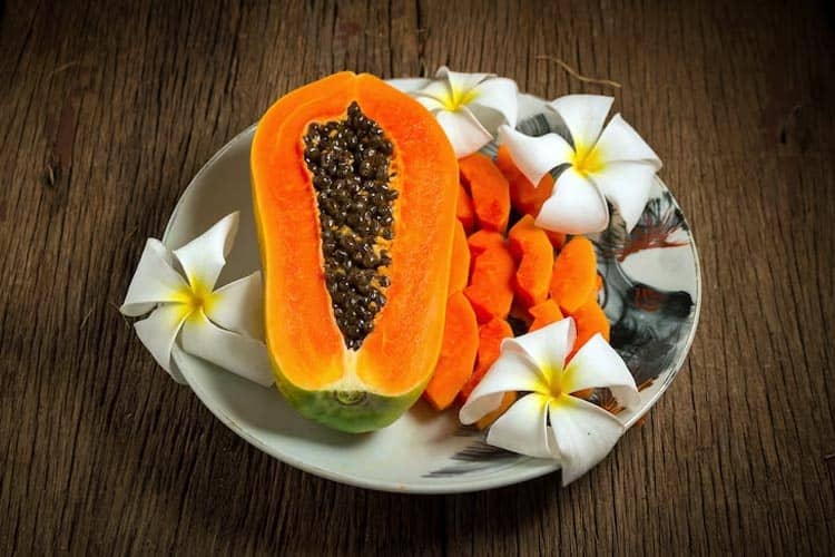 6 Popular Tropical Fruits to Relieve Constipation