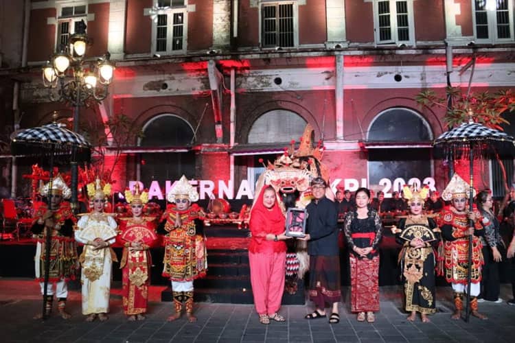 Duta Kesenian Kota Denpasar Pentaskan Tiga Kesenian Klasik pada Rakernas X JKPI 2023