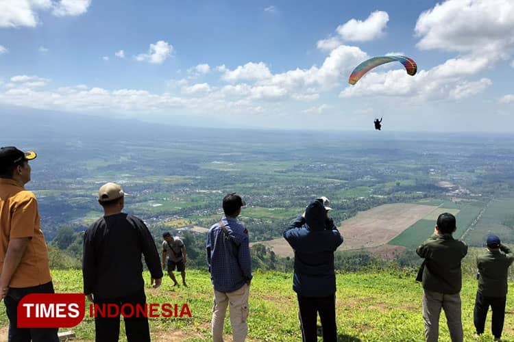 Gunung Menyan, Surga Wisata Dirgantara di Perhutani Banyuwangi Selatan