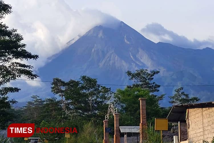 Gunung Merapi Aktif Luapnya Lava 144 kali dan Potensi Bahaya Awan Panas