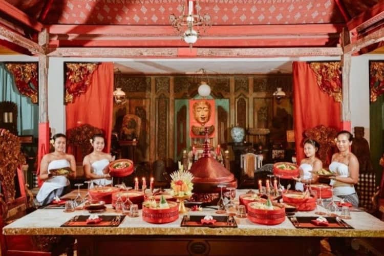 Dine in Bali’s Most Spectacular Museum Royal Rajadom at Bale Puputan Museum - The Last Supper of the Balinese Kings