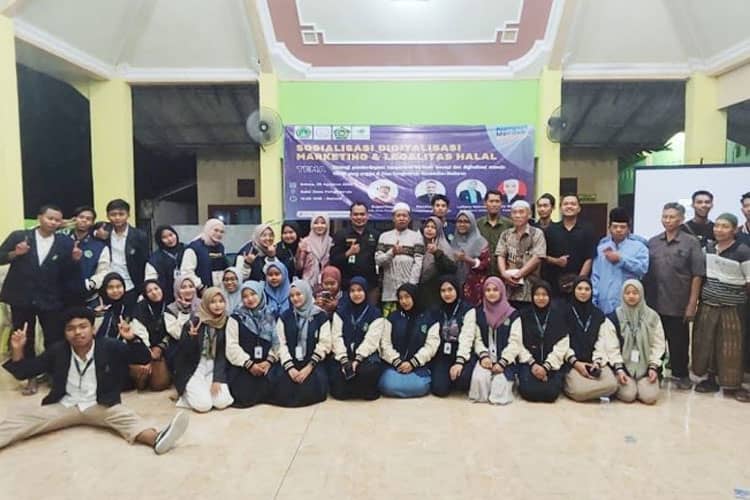 KKN Unisla Desa Pangkatrejo Beri Sertifikasi Halal Gratis dan Pendampingan Digital Marketing UMKM