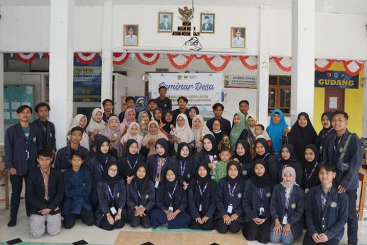 KKN UNISLA Desa Bulubrangsi Olah Limbah Minyak Jelantah, Jadi Lilin Aromaterapi