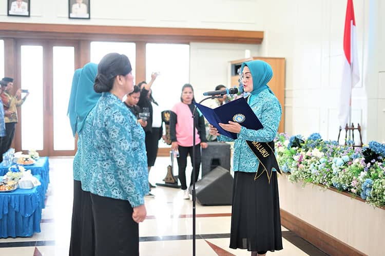 Widya Kukuhkan Bunda PAUD Baru di Maluku untuk Tingkatkan Mutu Pendidikan