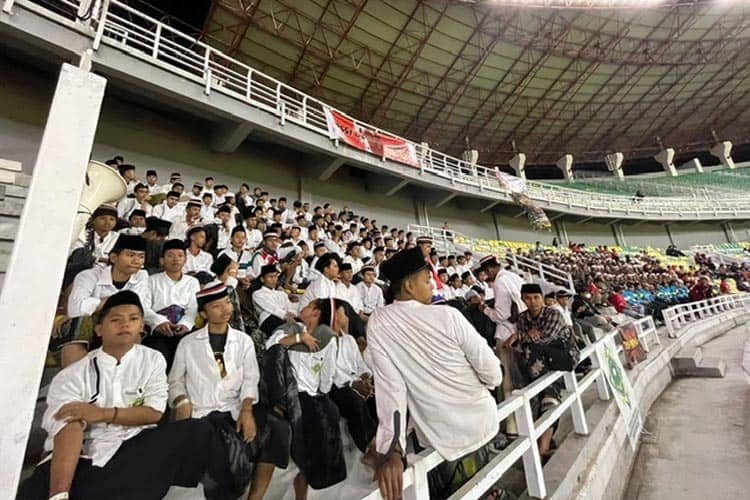 Ribuan Santri di Jatim Datangi GBT, Nonton Langsung Laga Timnas Indonesia vs Turkmenistan