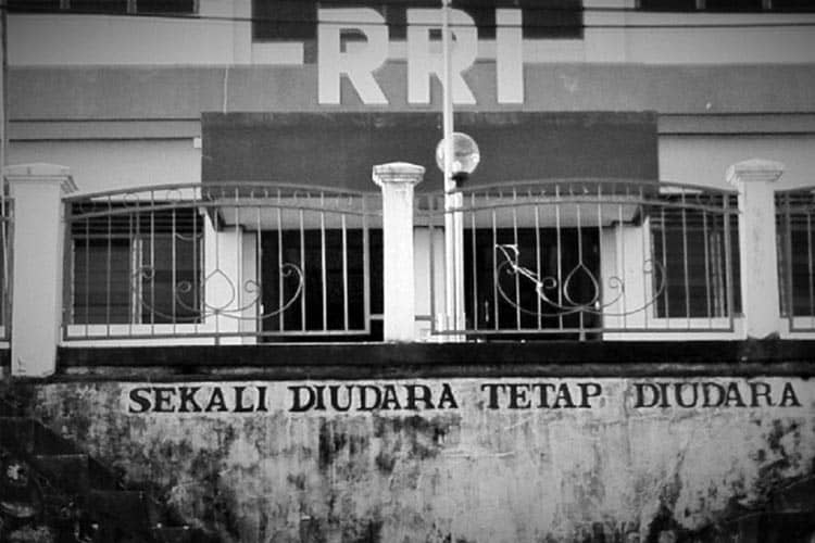 INFO GRAFIS: HUT RRI, Sekali di Udara Tetap di Udara