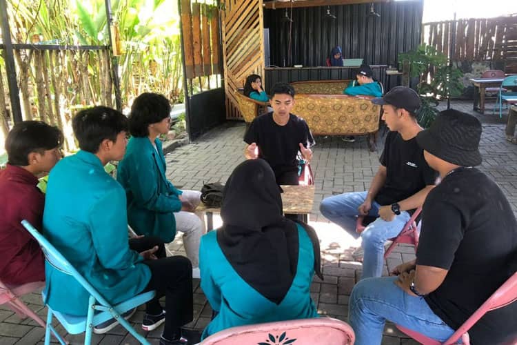 KSM Tematik Kelompok 13 Unisma Malang Tingkatkan Branding Website Lumbung Stroberi