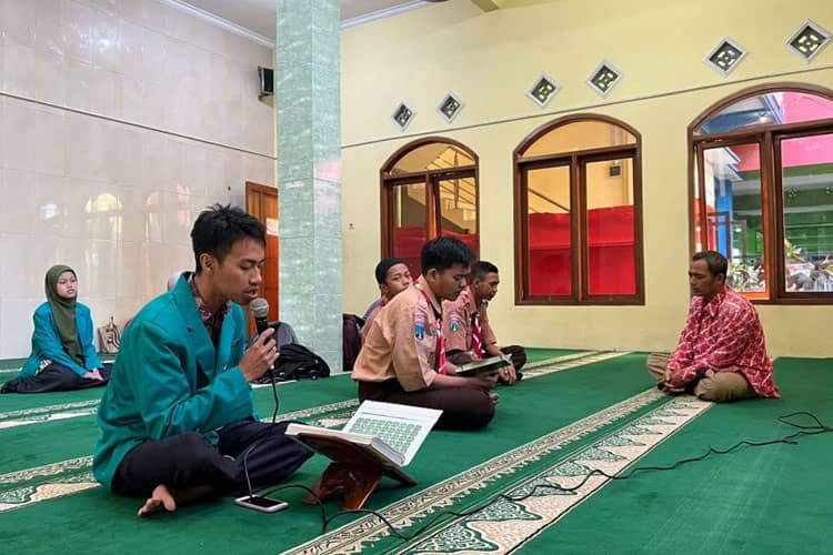 PPLK-FAI Unisma Malang Dampingi Kegiatan Yasinan dan Asmaul Husna di SMKN 3 Malang