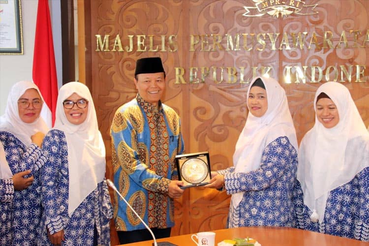 HNW: Majlis Taklim Ikut Mencerdaskan dan Menjaga Generasi Muda