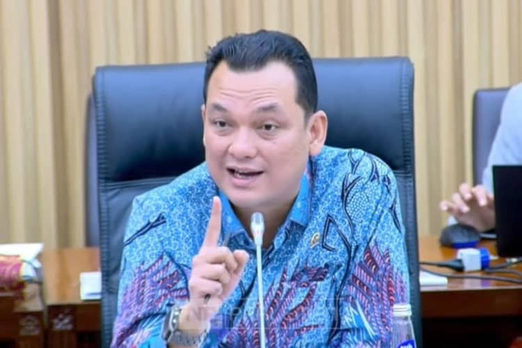 DPR RI: Kereta Melaju Cepat Tapi Warga Nias Harus Tunggu 39 Tahun untuk Dapat Listrik