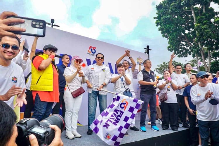 Ketua MPR RI Ikut Meramaikan Fun Walk HUT ke-55 Kadin Indonesia