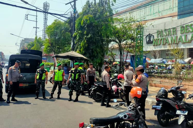 Patroli Bersama Kodim 0833 Kota Malang Kuatkan Sinergitas TNI-Polri Menjaga Keamanan