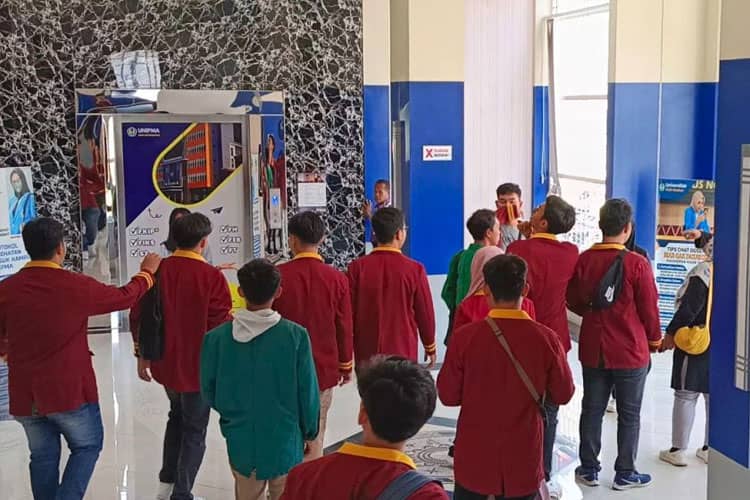 UNIPMA Kenalkan Lingkungan Kampus pada Mahasiswa Peserta PMM 3 2023