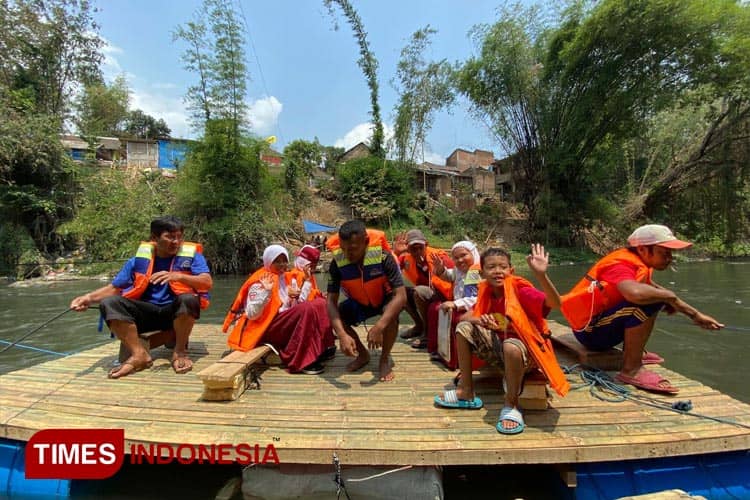 Anak Sekolah Dilarang Naik Perahu Rakit, Pemkot Malang Siapkan Kendaraan