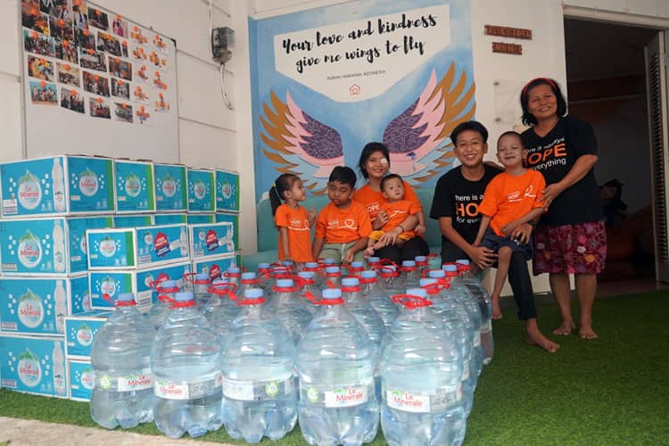 RHI Percayakan Kebutuhan Air Mineral bagi Anak dalam Perawatan pada Le Minerale