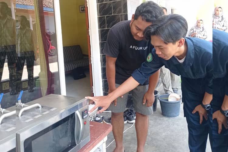 Mahasiswa FAPET dan Teknik Unisma Malang Ciptakan Teknologi Peningkatan Mutu Telur
