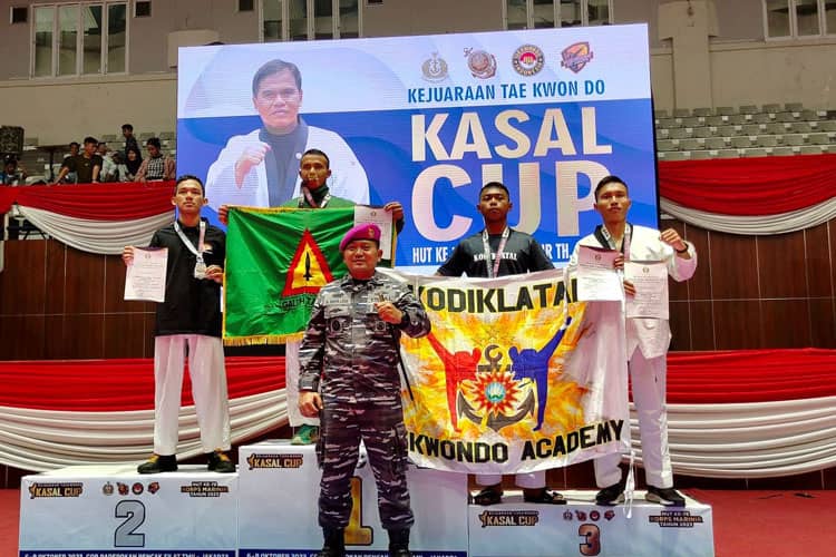 Atlet Taekwondo Yonif 321/GT Sabet 2 Medali pada Ajang Kejurnas KASAL CUP TNI-POLRI