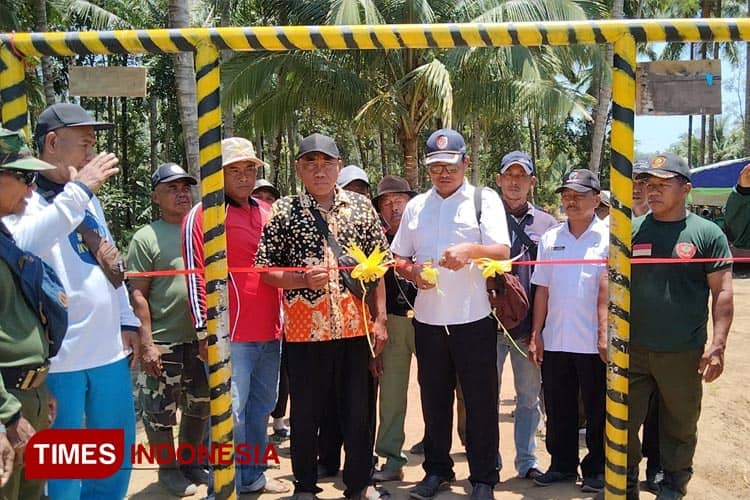 Desa Kandangan Banyuwangi Bangun Jembatan Kalibuyuk, Destinasi Wisata Pantai Poncomoyo Dipastikan Bakal Makin Eksis