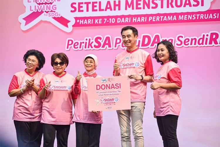 Charm Luncurkan Produk Edisi Terbatas Kemasan Pink Ribbon