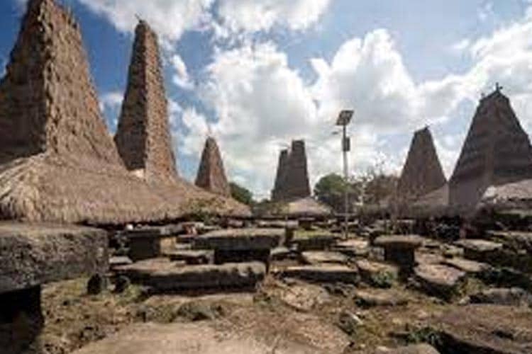 Eksplorasi Budaya Megalitik di Pulau Sumba, Kampung Adat Tertua dan Penuh Sejarah